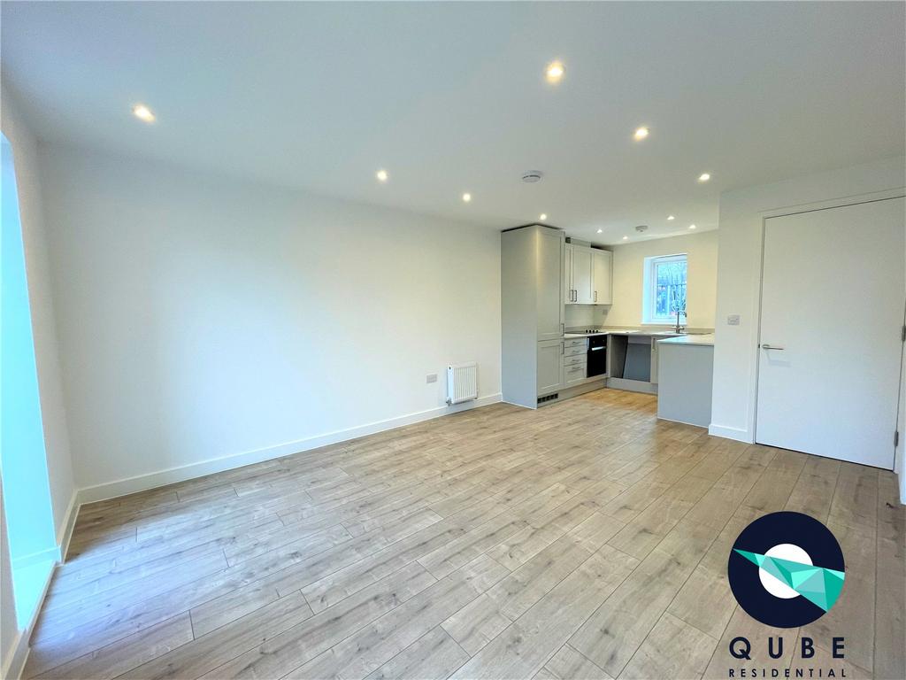 House in Salford - View 4