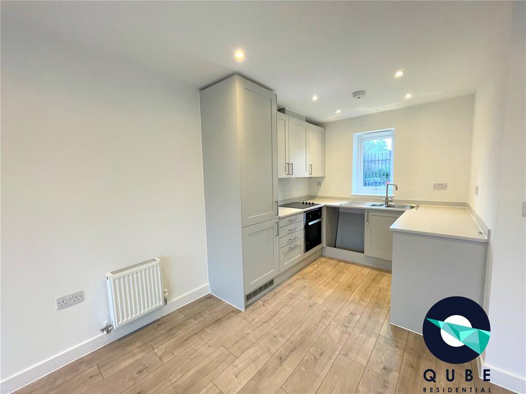House in Salford - View 5