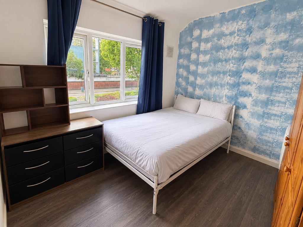 House in London - View 2