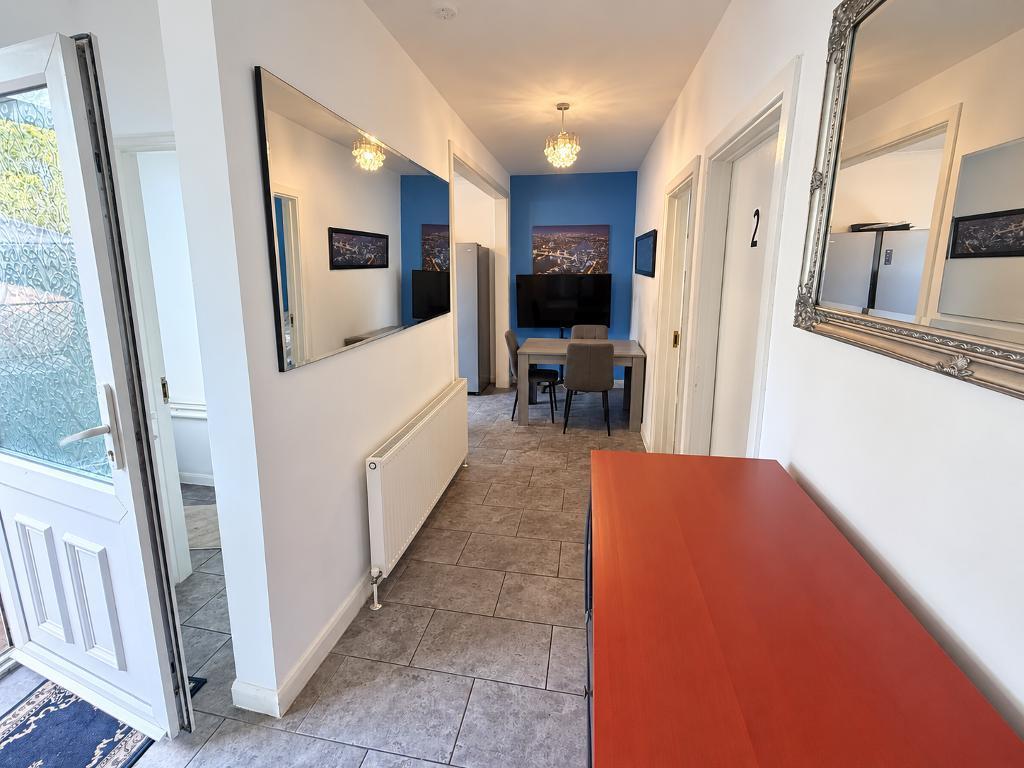 House in London - View 5