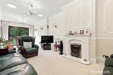 undefined, Cambridge Avenue, Gidea Park, RM2