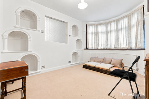 undefined, Cambridge Avenue, Gidea Park, RM2