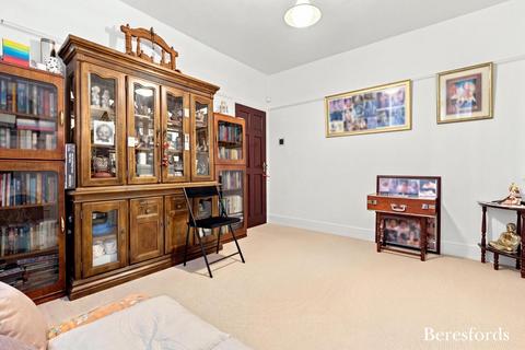 undefined, Cambridge Avenue, Gidea Park, RM2