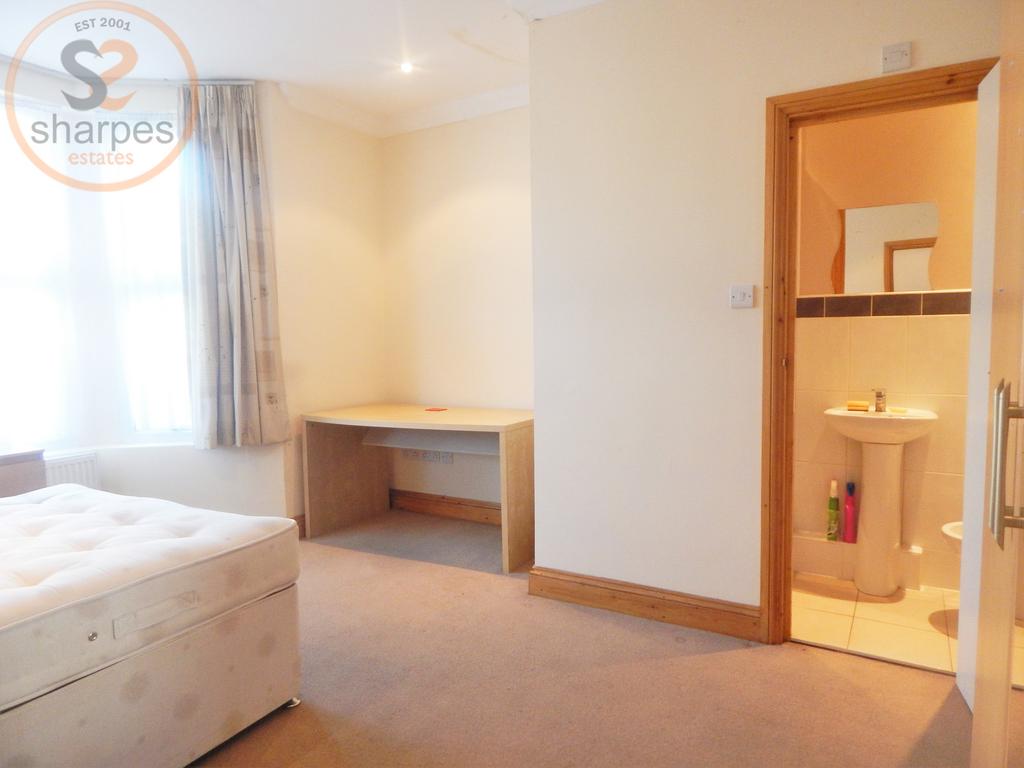 House in London - View 3