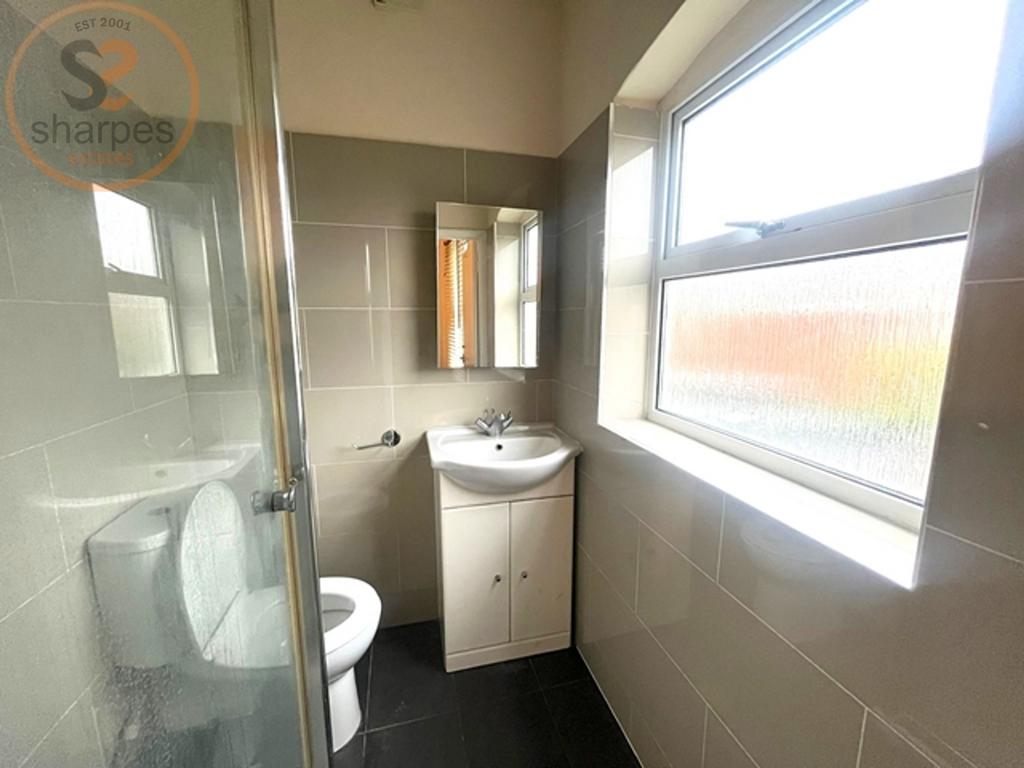 Apartment in Kingston upon Thames - View 4