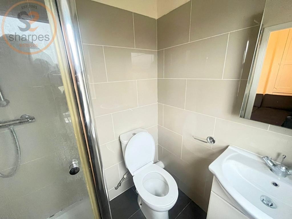 Apartment in Kingston upon Thames - View 5
