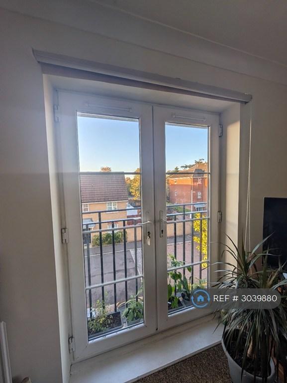 Apartment in Ilford - View 5
