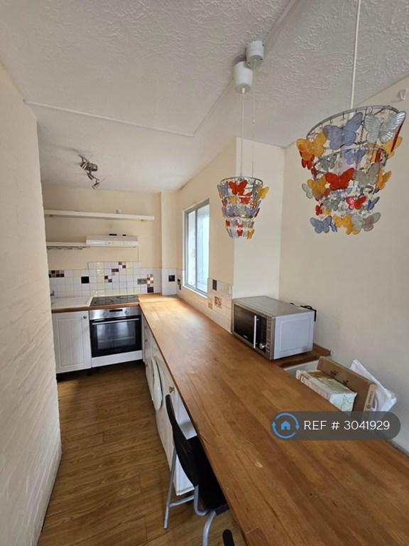 Apartment in Hounslow - View 2