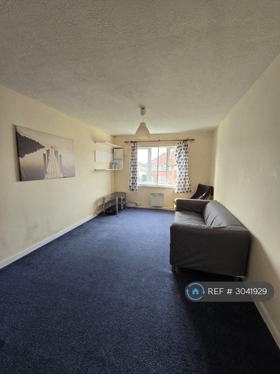 Apartment in Hounslow - View 4