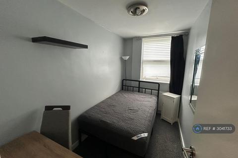 1 bedroom in a house share to rent, London, London, SE13