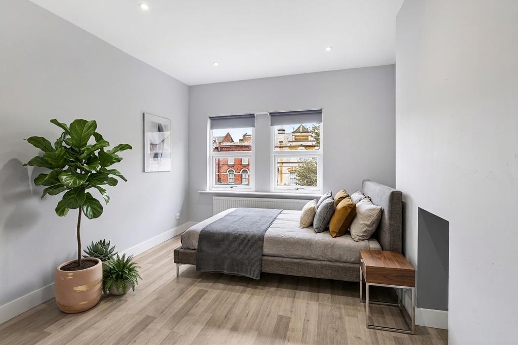 Apartment in Ealing - View 4