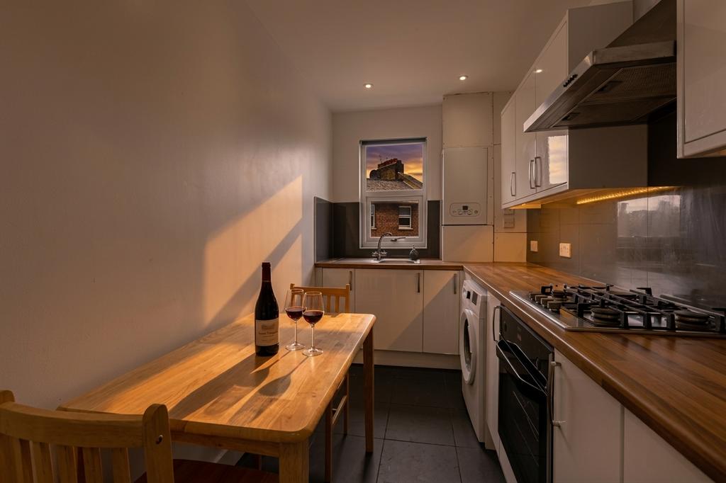 Apartment in Ealing - View 5