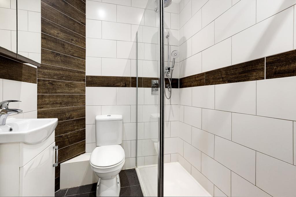Apartment in Ealing - More
