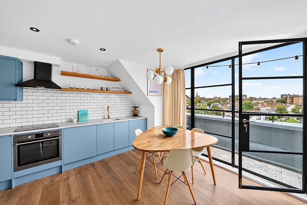 Apartment in Kensington - View 3