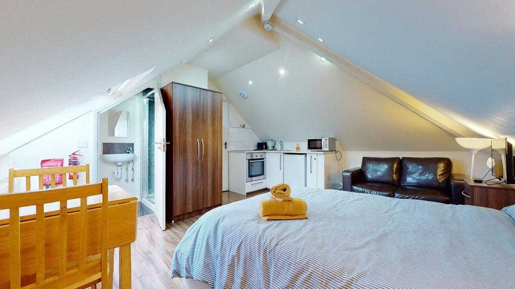 Apartment in London - More