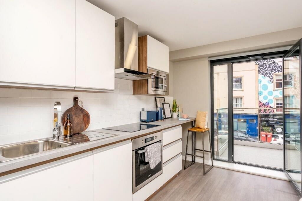 Apartment in Bristol - View 2
