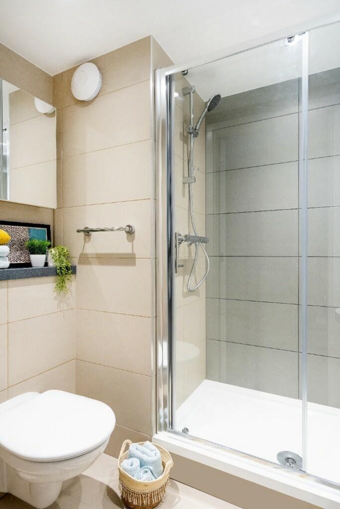 Apartment in Bristol - View 3