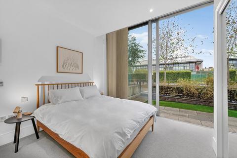 2 bedroom flat for sale, Weststand Apartments, Highbury Stadium Square, London, N5