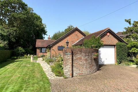 3 bedroom bungalow for sale - Waterford Close, Lymington, Hampshire, SO41