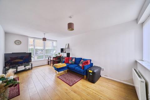 1 bedroom flat for sale, Grimsby Grove, LONDON, London, E16