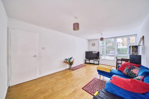 1 bedroom flat for sale, Grimsby Grove, LONDON, London, E16