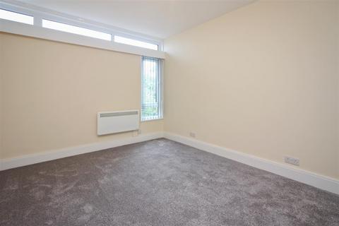 2 bedroom flat to rent, New Dover Road, Canterbury, CT1