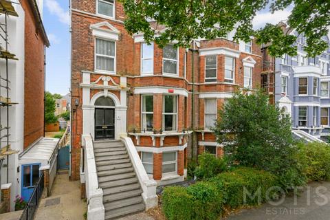 2 bedroom apartment to rent, Earls Avenue, Folkestone, CT20