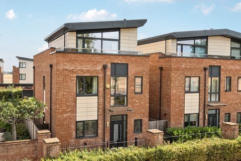 5 bedroom detached house for sale, Teeton Mill Place, Newbury, RG14