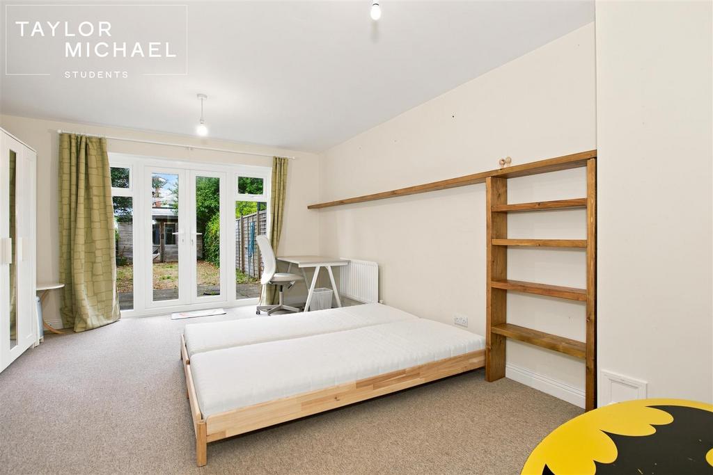 House in Brighton - View 2