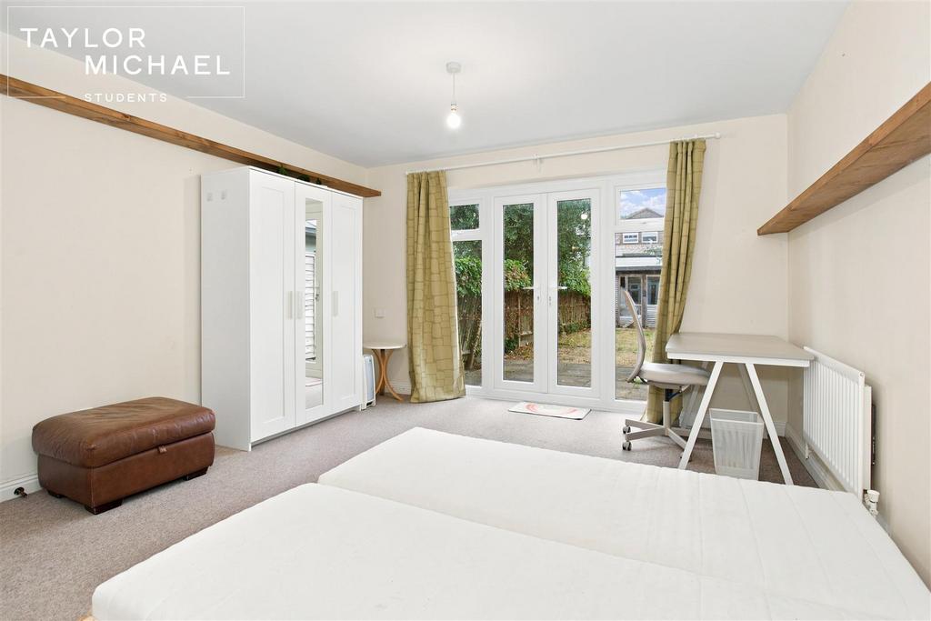 House in Brighton - View 3