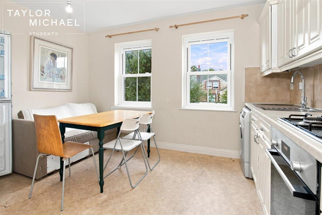 House in Brighton - View 4