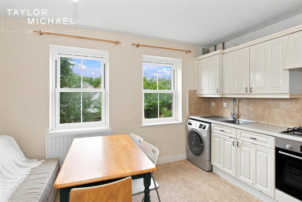 House in Brighton - View 5