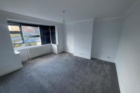 2 bedroom house to rent, Kenilworth Road, Ashford
