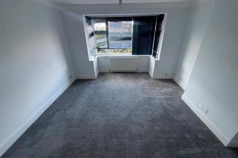 2 bedroom house to rent, Kenilworth Road, Ashford