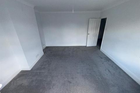 2 bedroom house to rent, Kenilworth Road, Ashford