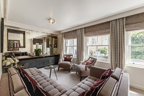 3 bedroom mews for sale, Montpelier Walk London SW7