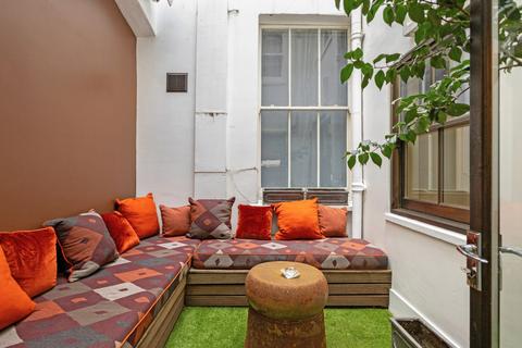 3 bedroom mews for sale, Montpelier Walk London SW7