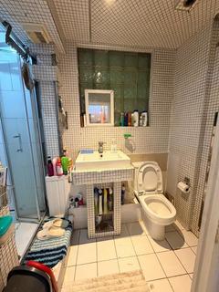 3 bedroom flat to rent, Flat 1, Custance House Provost Estate N1