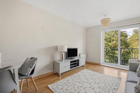 2 bedroom flat for sale, Mead Lane, Hertford SG13