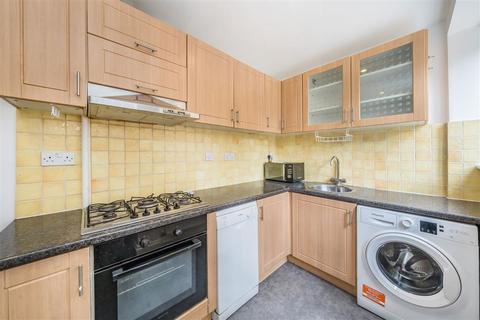 3 bedroom house to rent, Boileau Road, London SW13