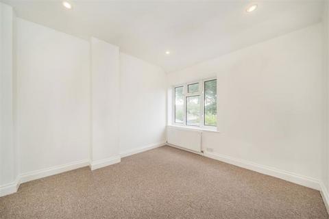 3 bedroom house to rent, Boileau Road, London SW13