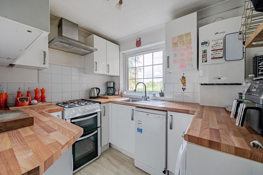 Apartment in Berkshire - View 3