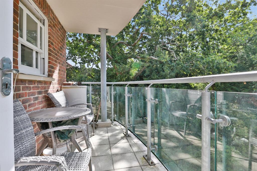 Apartment in Bournemouth - More