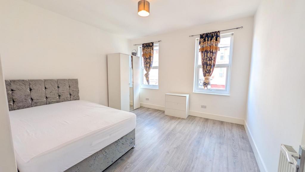 House in Nottingham - View 3