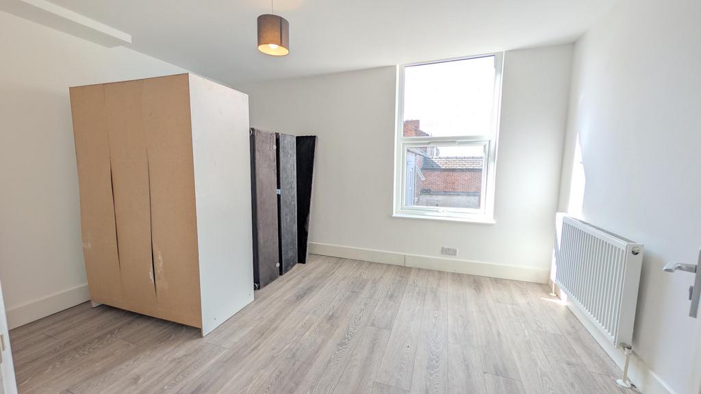 House in Nottingham - View 5