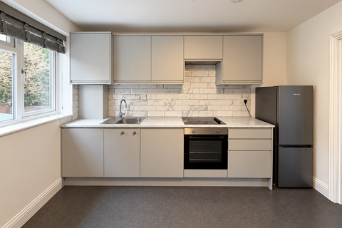 3 bedroom flat to rent, Old Ruislip Road, Northolt UB5