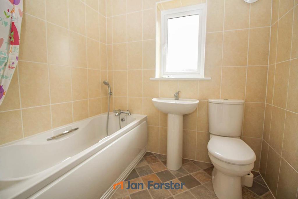 House in Newcastle upon Tyne, Tyne and Wear - More