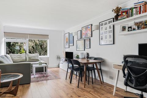 2 bedroom flat for sale, Queens Court, Hertford SG13