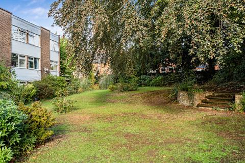 2 bedroom flat for sale, Queens Court, Hertford SG13
