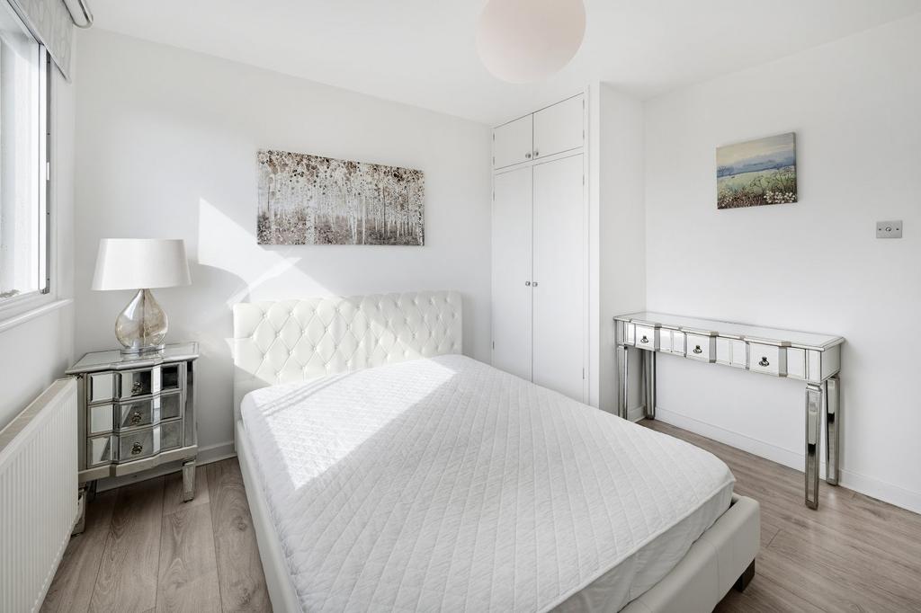 Apartment in London - View 3
